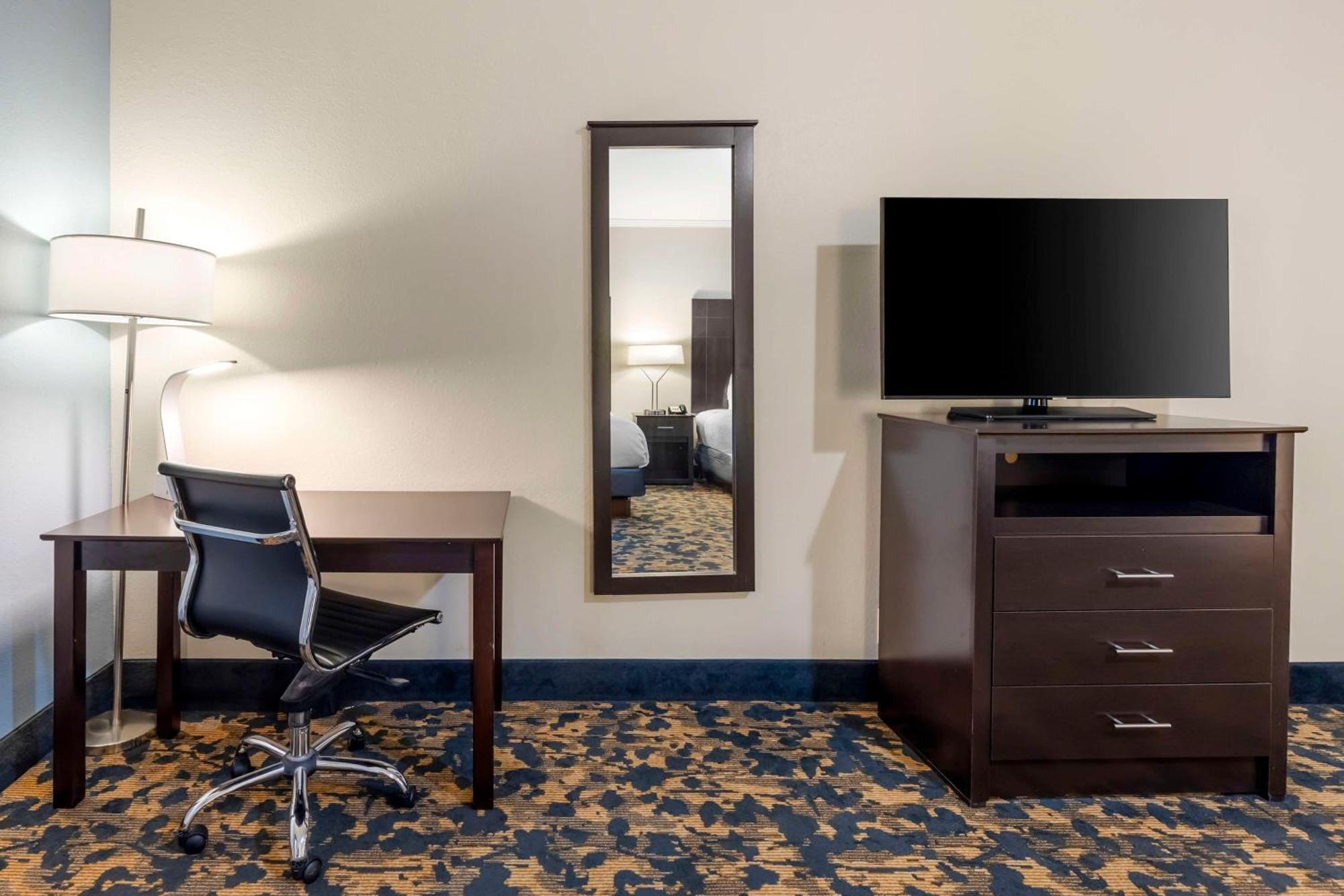 Best Western Brentwood Exterior photo