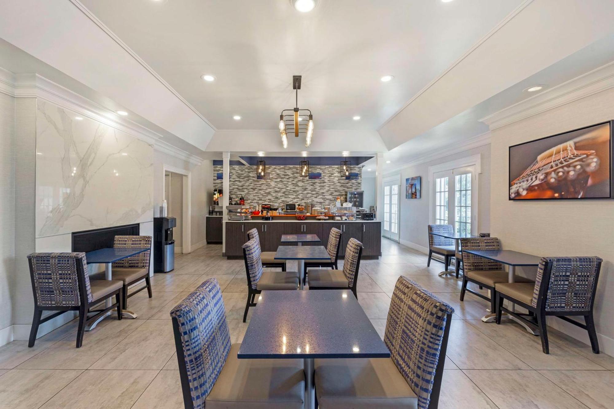 Best Western Brentwood Exterior photo