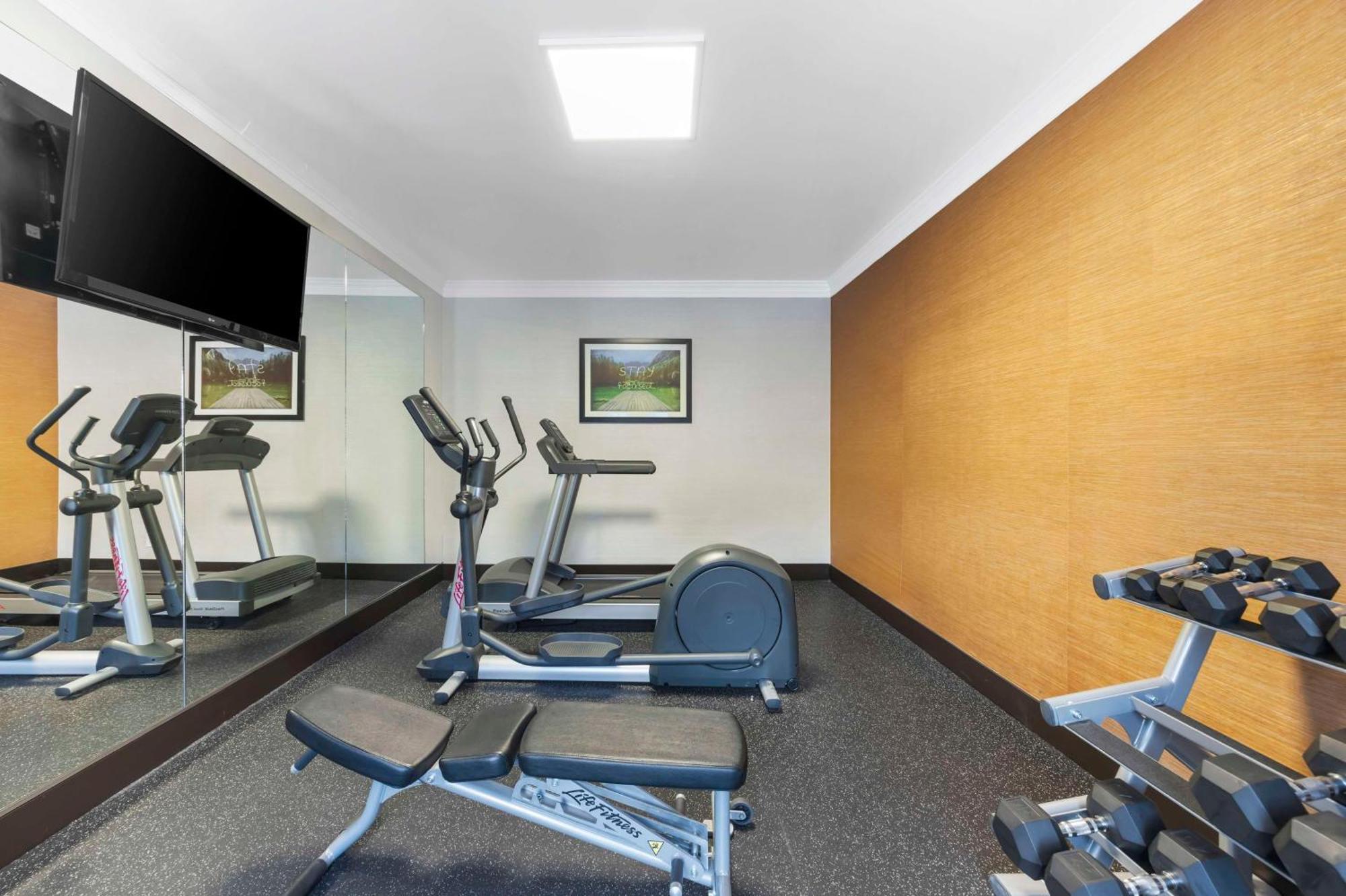 Best Western Brentwood Exterior photo